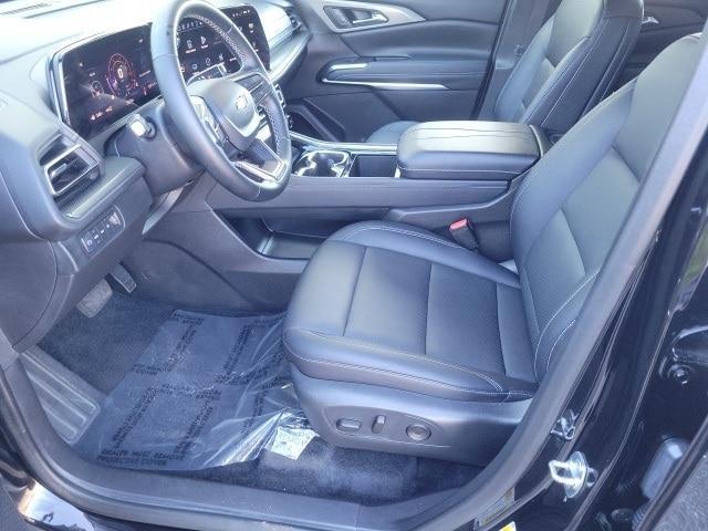 used 2025 Chevrolet Traverse car, priced at $38,991