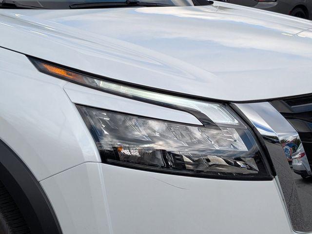 new 2025 Nissan Pathfinder car, priced at $40,425
