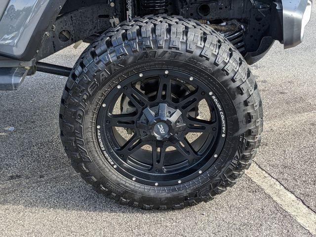 used 2022 Jeep Gladiator car, priced at $35,874