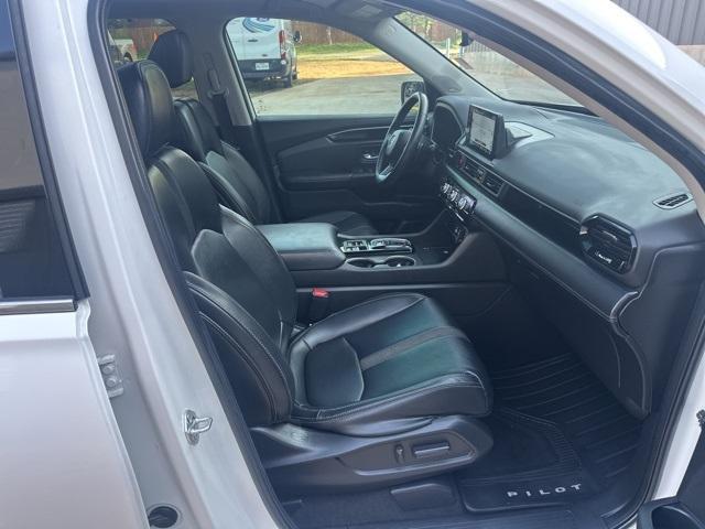 used 2023 Honda Pilot car, priced at $38,900