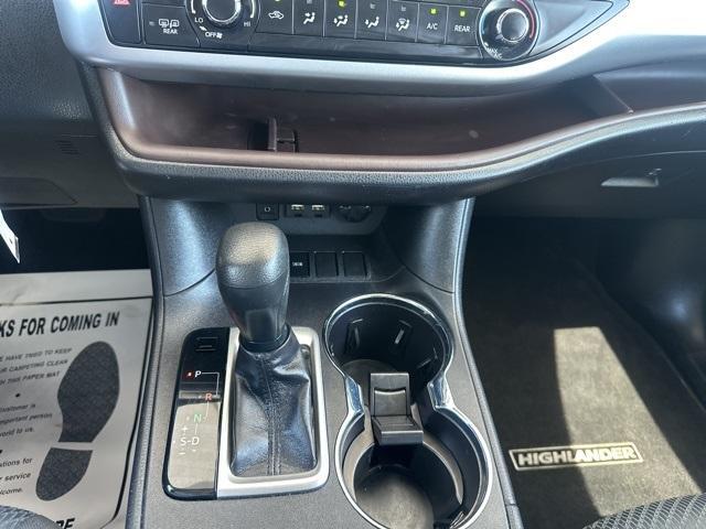 used 2019 Toyota Highlander car, priced at $22,900