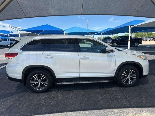 used 2019 Toyota Highlander car, priced at $22,900