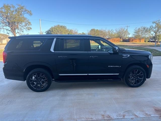 used 2023 GMC Yukon XL car, priced at $72,900