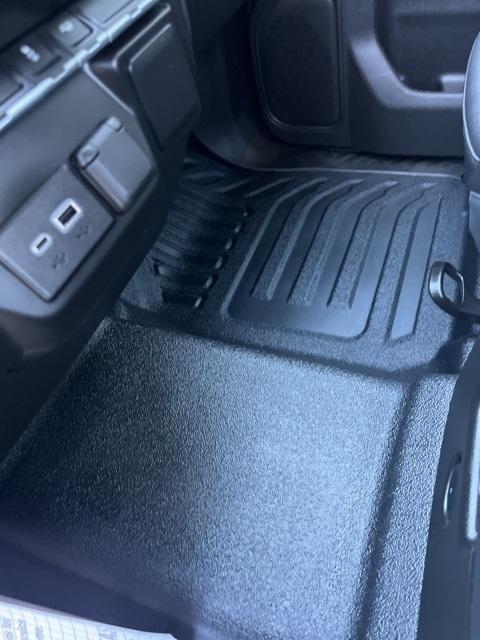 used 2025 Chevrolet Silverado 1500 car, priced at $35,900