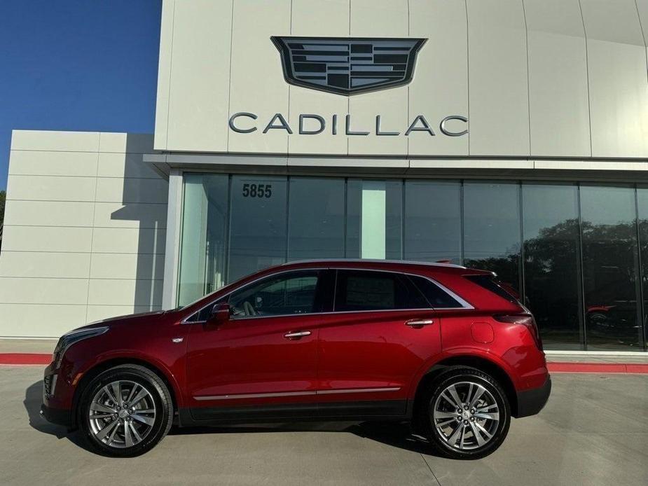 new 2025 Cadillac XT5 car, priced at $58,690