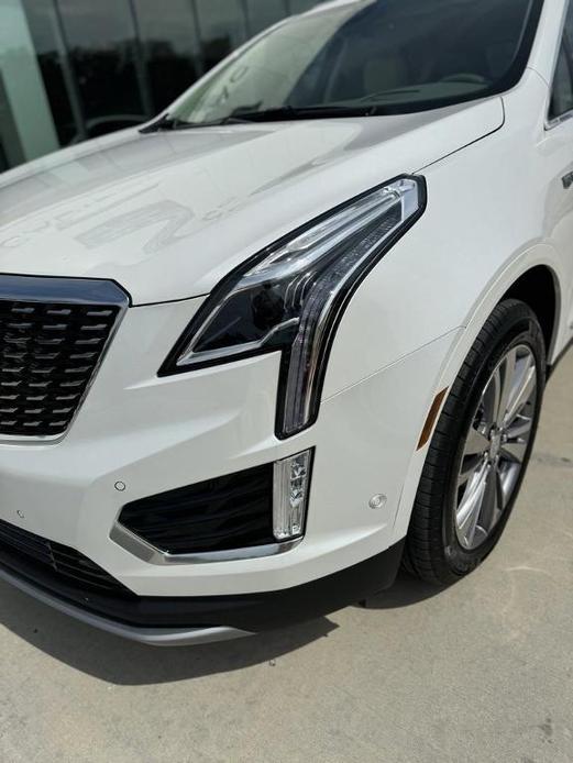 new 2025 Cadillac XT5 car, priced at $57,690