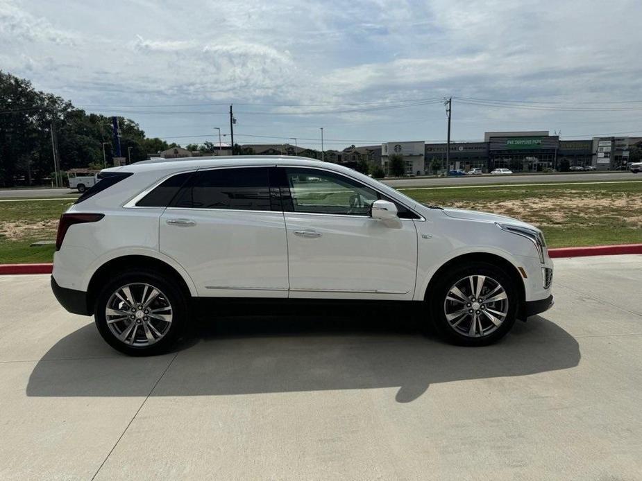 new 2025 Cadillac XT5 car, priced at $57,690