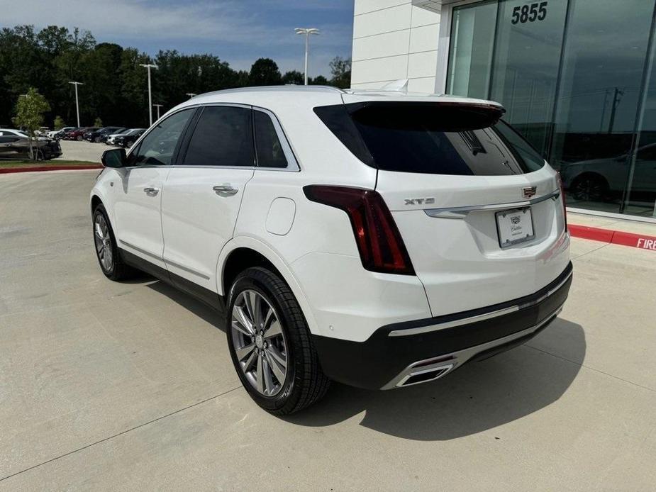 new 2025 Cadillac XT5 car, priced at $57,690