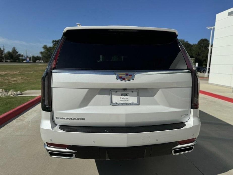 new 2024 Cadillac Escalade ESV car, priced at $91,115