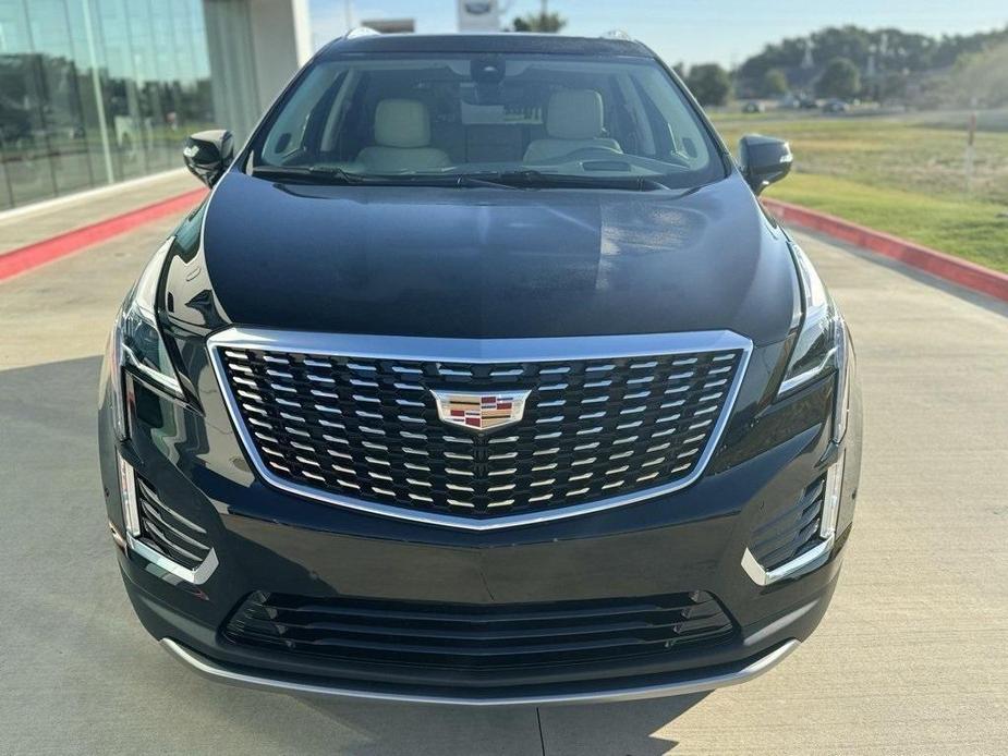 new 2025 Cadillac XT5 car, priced at $56,090