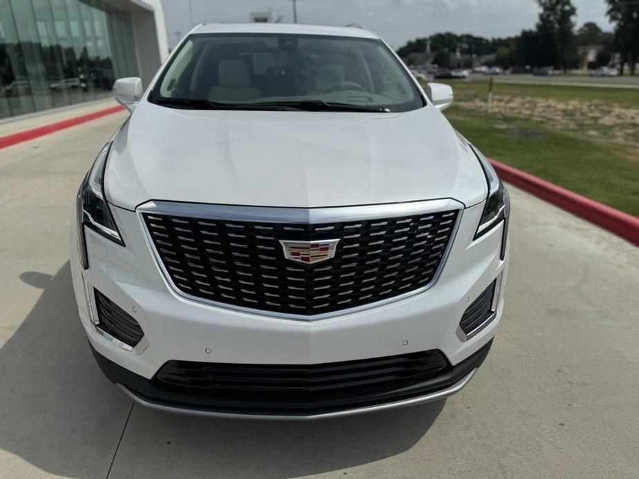 new 2025 Cadillac XT5 car, priced at $58,690