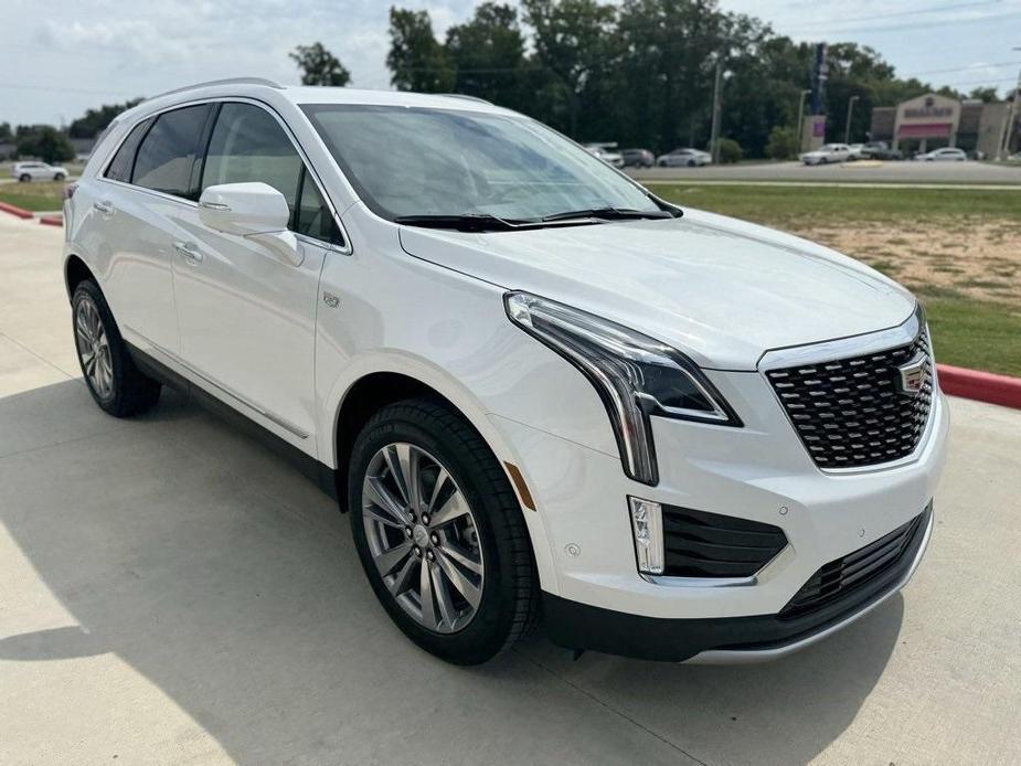 new 2025 Cadillac XT5 car, priced at $58,690