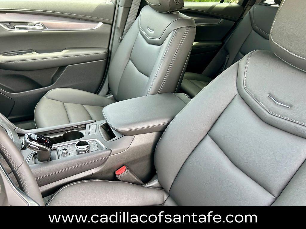 new 2025 Cadillac XT6 car, priced at $51,510