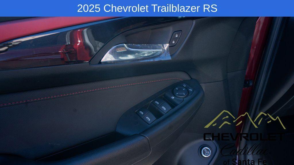 new 2025 Chevrolet TrailBlazer car, priced at $33,075