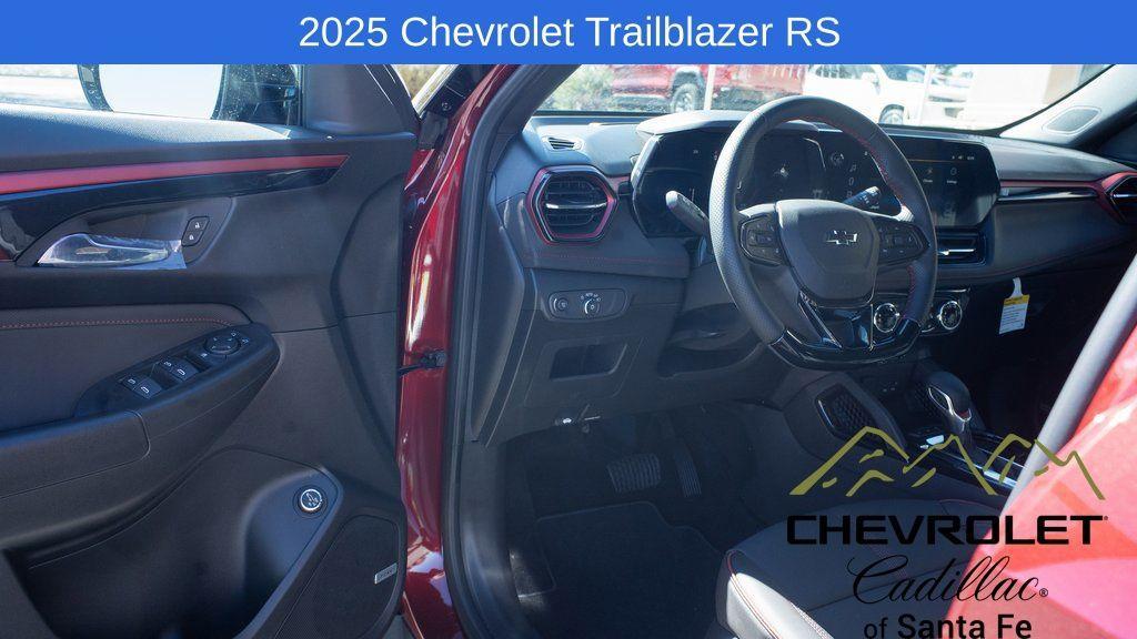 new 2025 Chevrolet TrailBlazer car, priced at $33,075