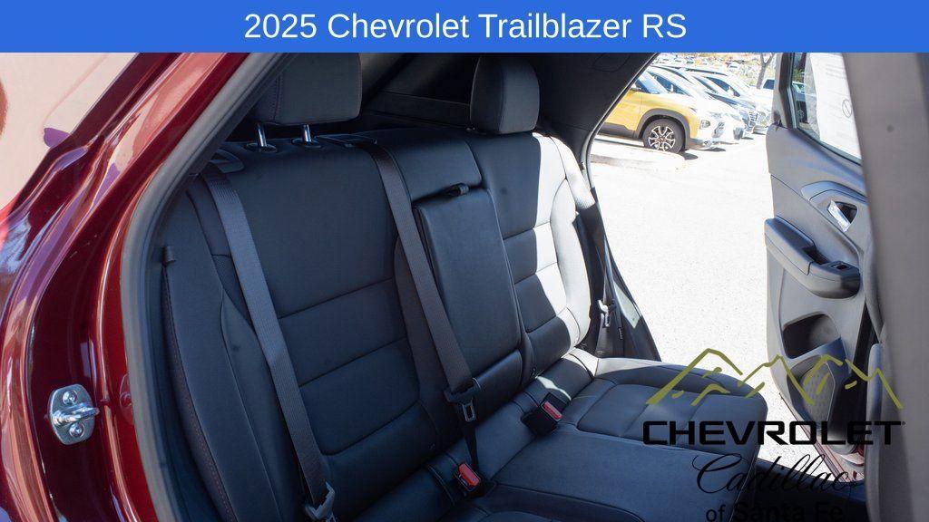 new 2025 Chevrolet TrailBlazer car, priced at $33,075