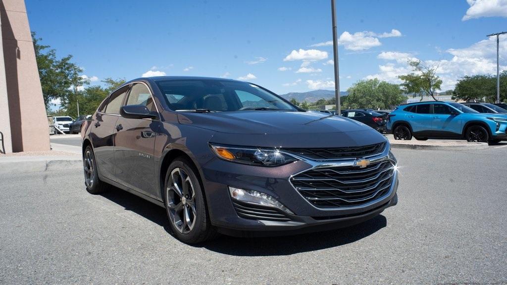 new 2025 Chevrolet Malibu car, priced at $31,120