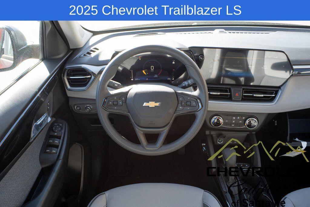 new 2025 Chevrolet TrailBlazer car, priced at $25,680