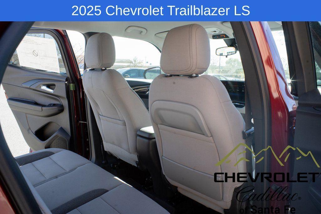 new 2025 Chevrolet TrailBlazer car, priced at $25,680