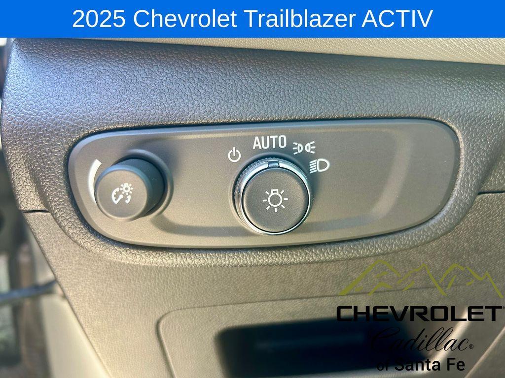 new 2025 Chevrolet TrailBlazer car, priced at $33,180