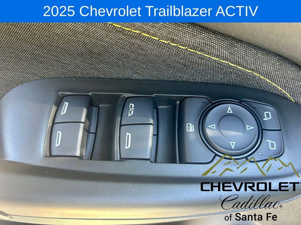 new 2025 Chevrolet TrailBlazer car, priced at $33,180