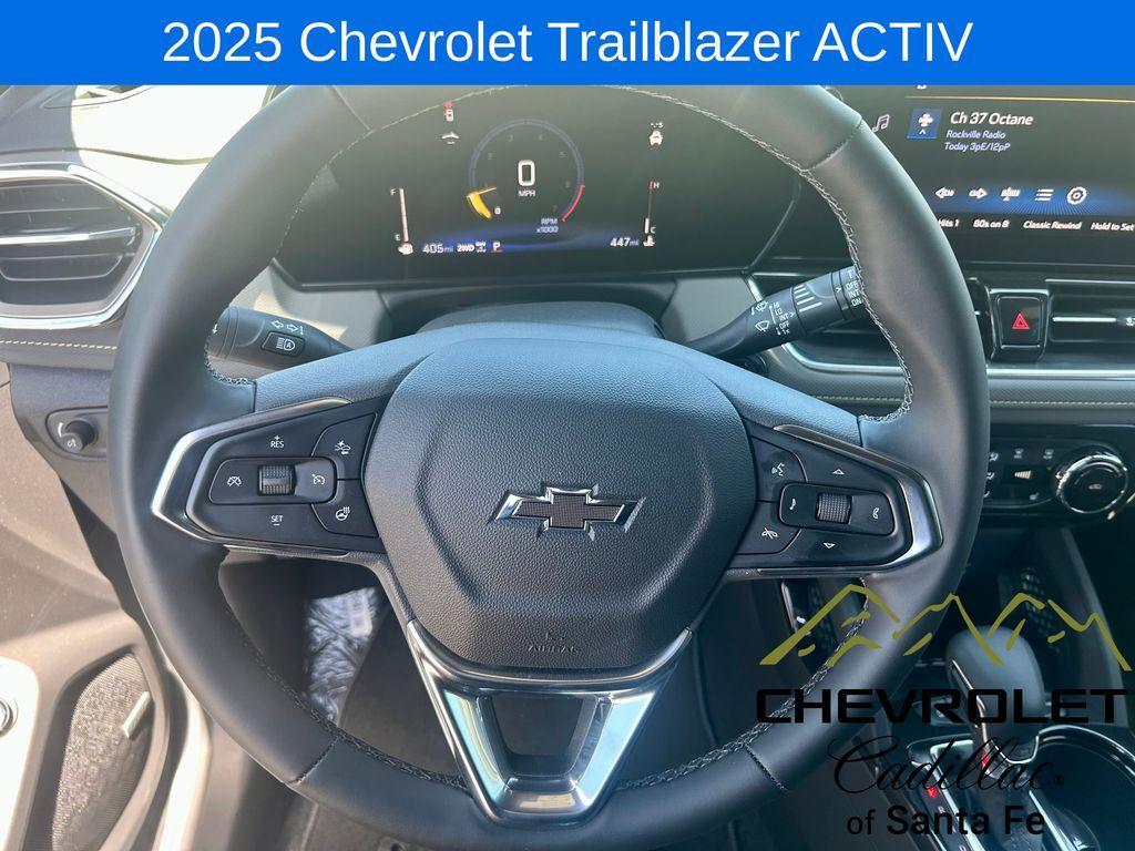 new 2025 Chevrolet TrailBlazer car, priced at $33,180