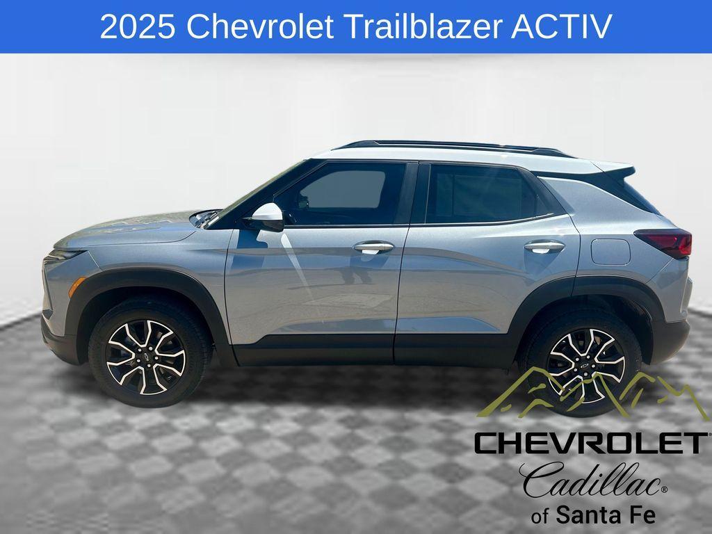 new 2025 Chevrolet TrailBlazer car, priced at $33,180
