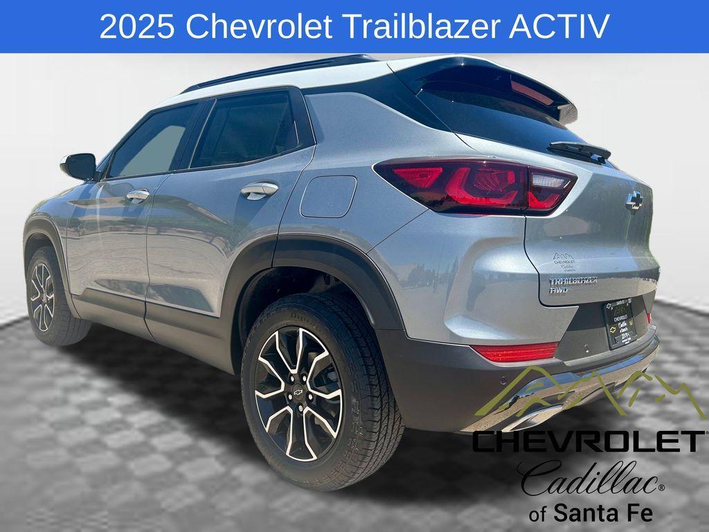 new 2025 Chevrolet TrailBlazer car, priced at $33,180