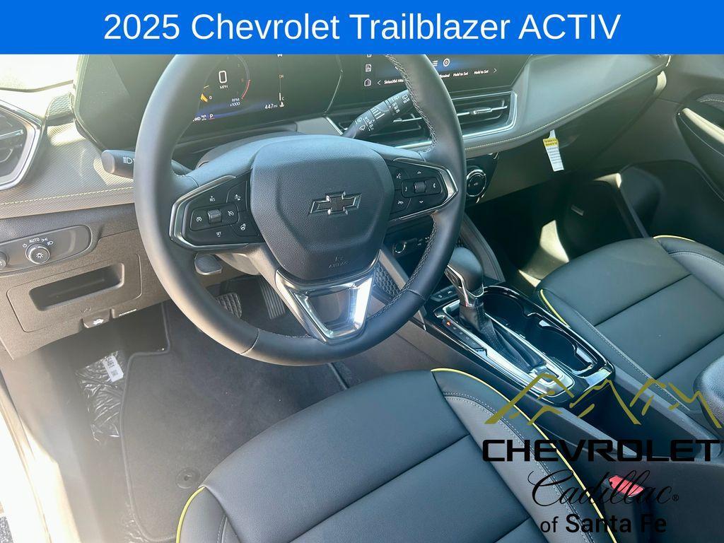 new 2025 Chevrolet TrailBlazer car, priced at $33,180