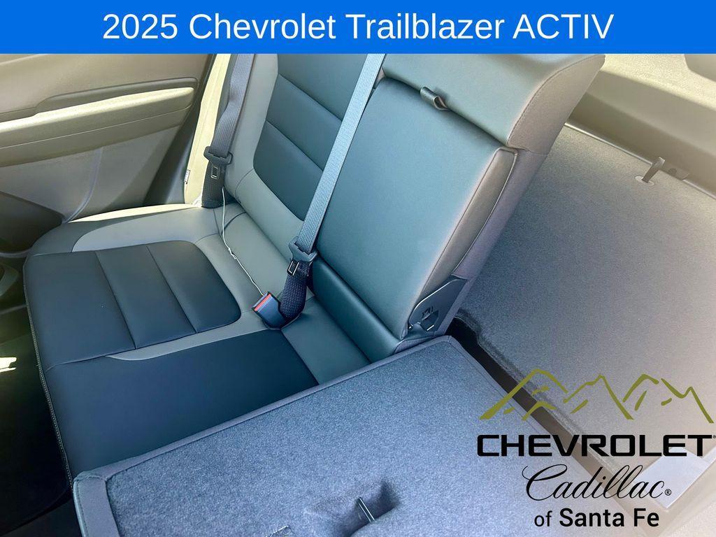 new 2025 Chevrolet TrailBlazer car, priced at $33,180