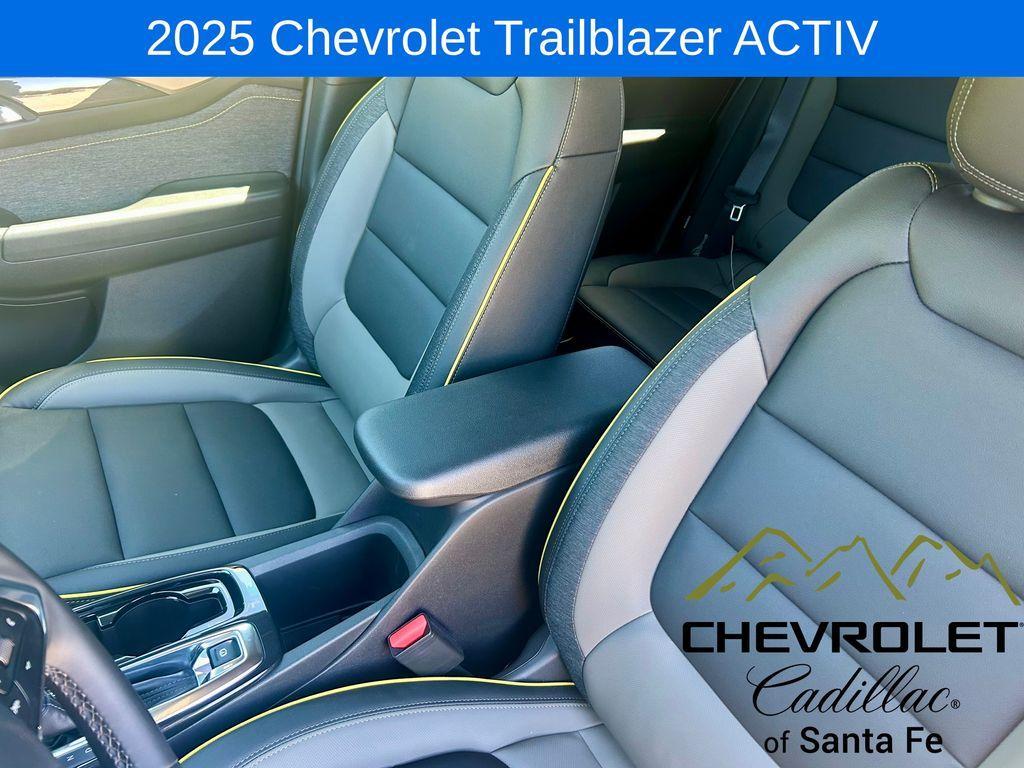 new 2025 Chevrolet TrailBlazer car, priced at $33,180