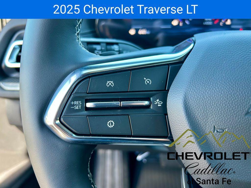 new 2025 Chevrolet Traverse car, priced at $41,884