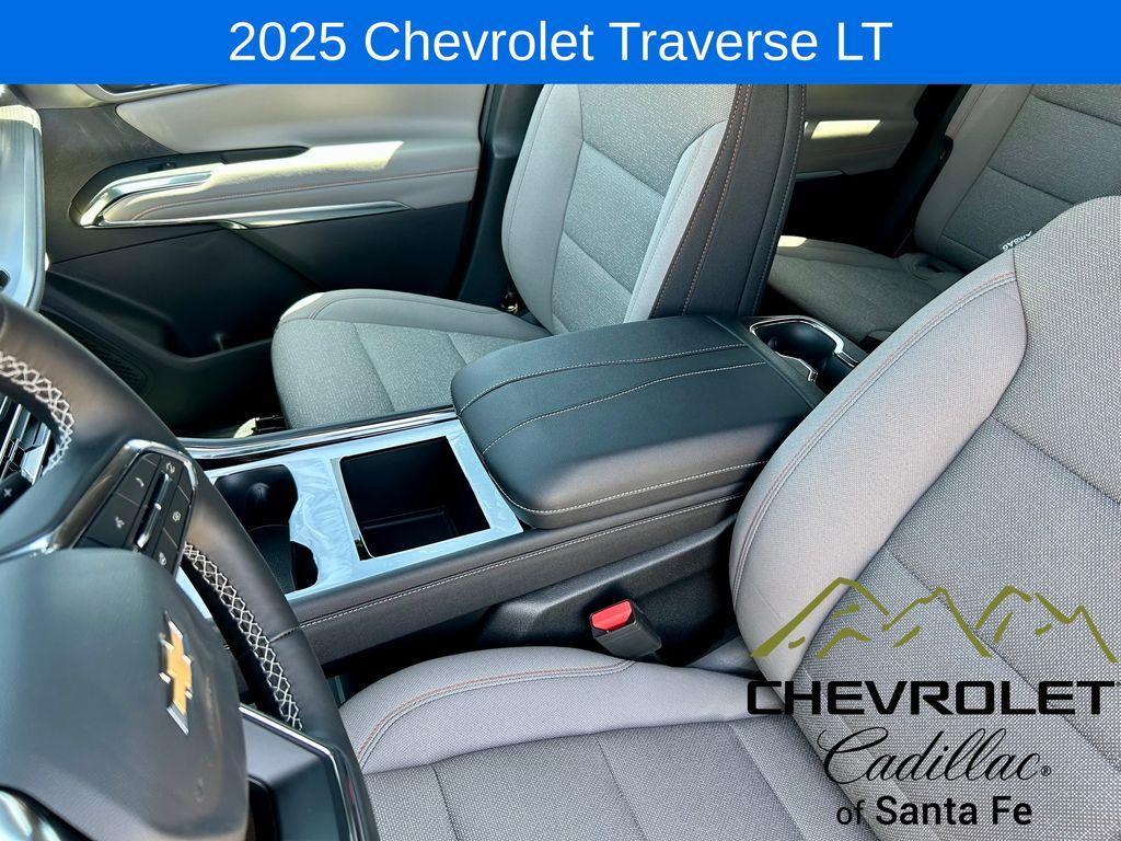 new 2025 Chevrolet Traverse car, priced at $42,690