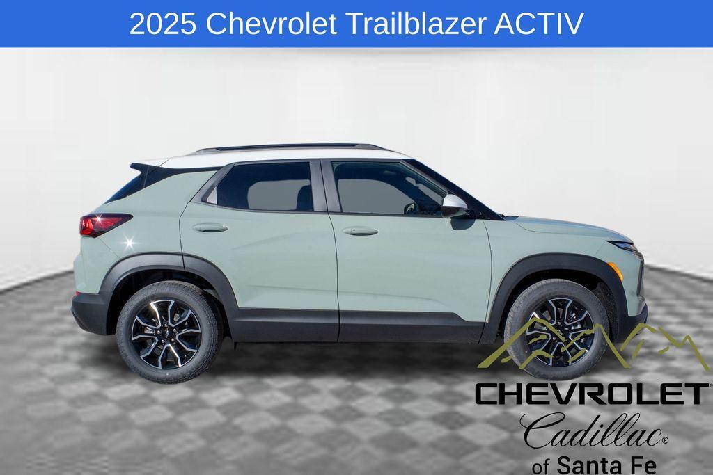 new 2025 Chevrolet TrailBlazer car, priced at $31,830