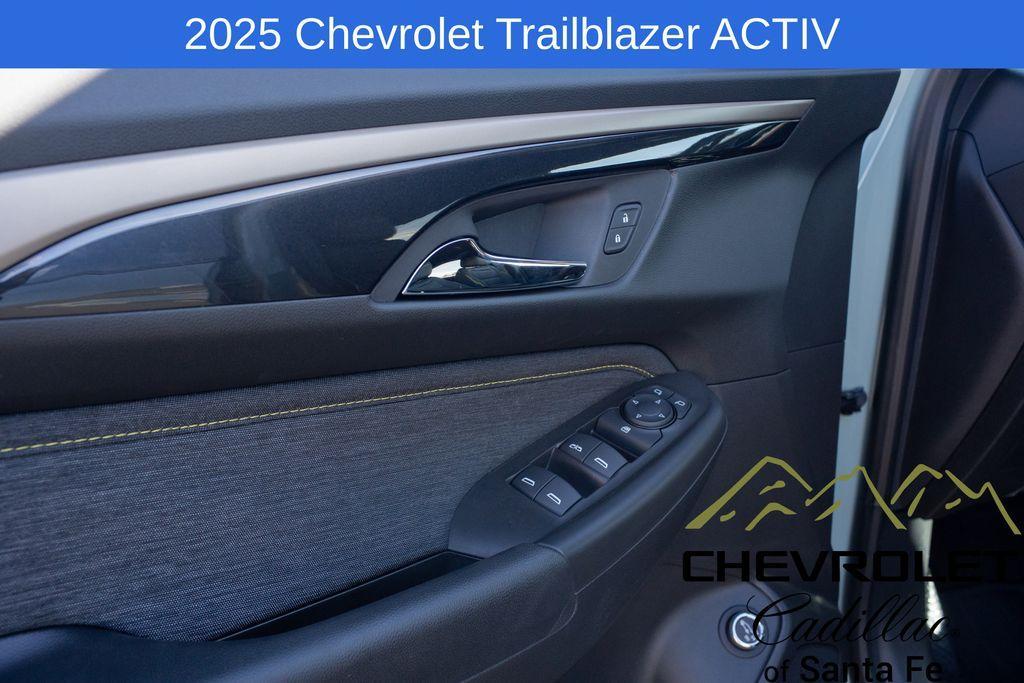 new 2025 Chevrolet TrailBlazer car, priced at $31,830