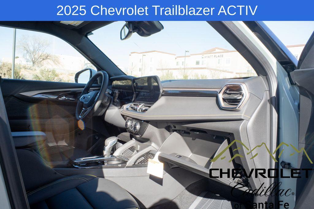 new 2025 Chevrolet TrailBlazer car, priced at $31,830