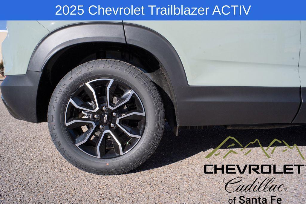 new 2025 Chevrolet TrailBlazer car, priced at $31,830