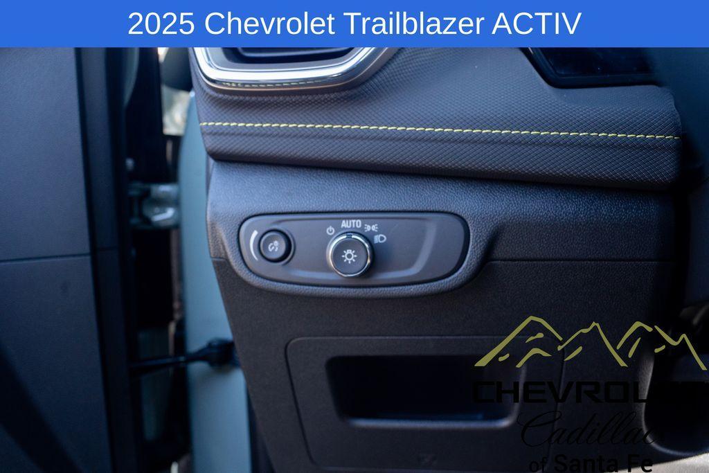 new 2025 Chevrolet TrailBlazer car, priced at $31,830