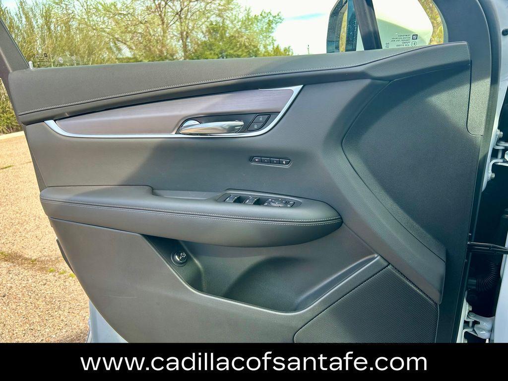 new 2025 Cadillac XT6 car, priced at $52,405