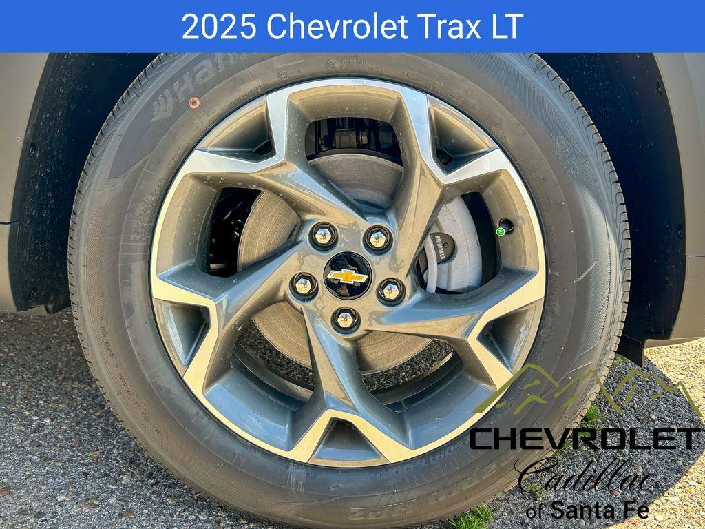 new 2025 Chevrolet Trax car, priced at $24,095