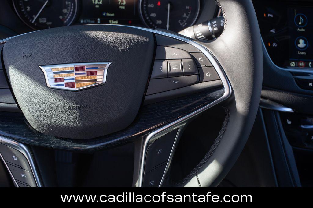 new 2025 Cadillac XT5 car, priced at $60,185