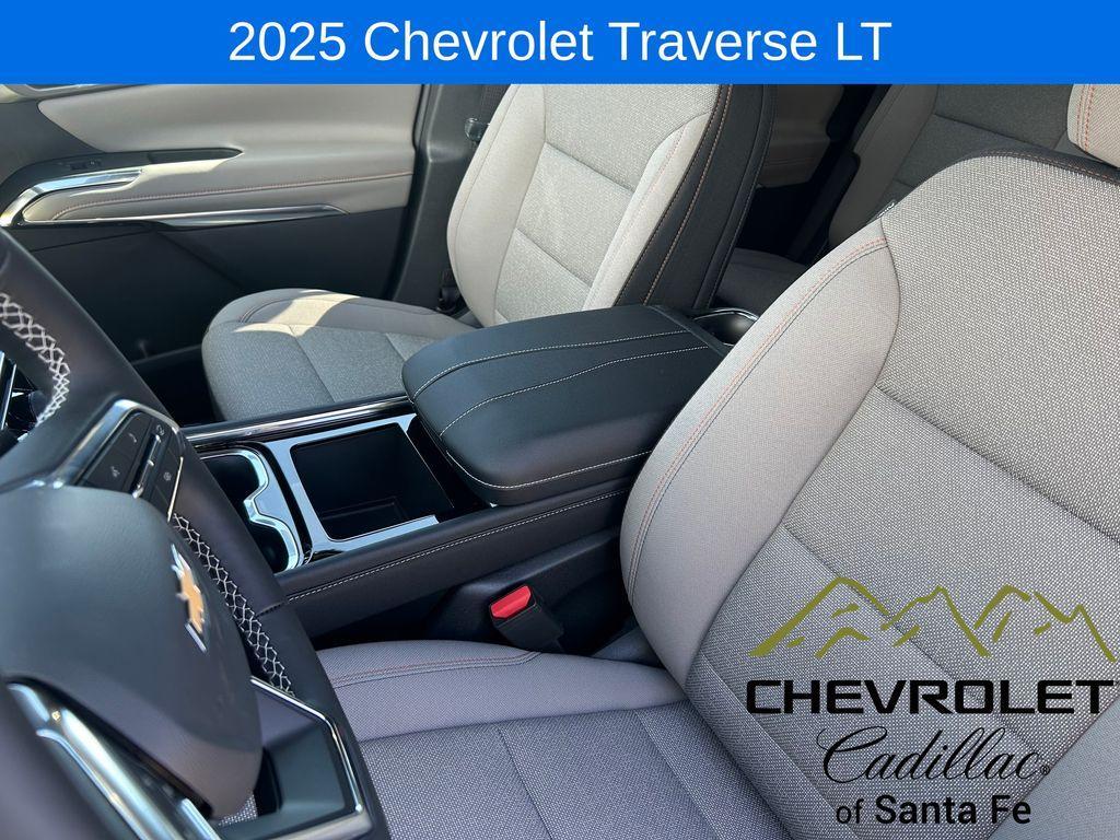 new 2025 Chevrolet Traverse car, priced at $43,440