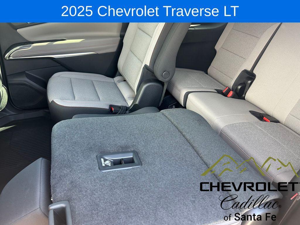 new 2025 Chevrolet Traverse car, priced at $43,440
