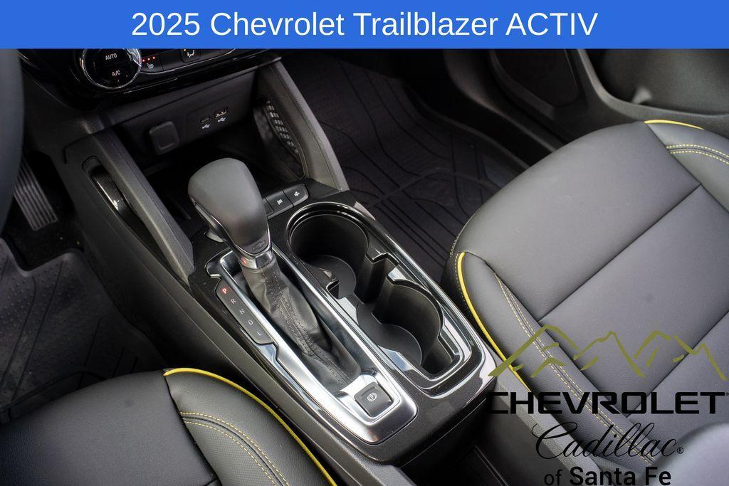 new 2025 Chevrolet TrailBlazer car, priced at $32,475