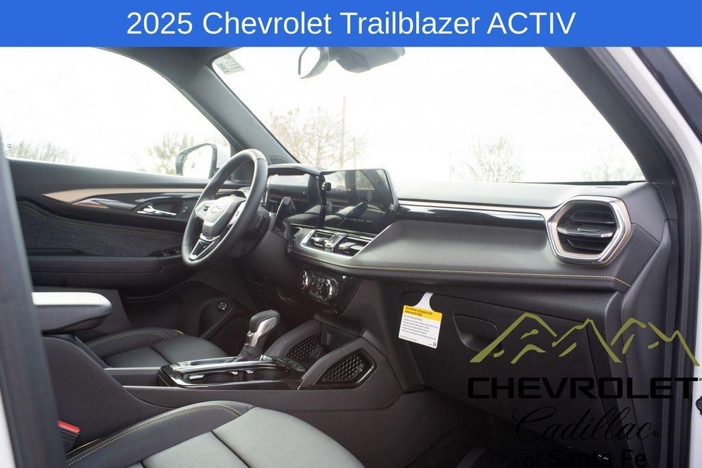 new 2025 Chevrolet TrailBlazer car, priced at $32,475