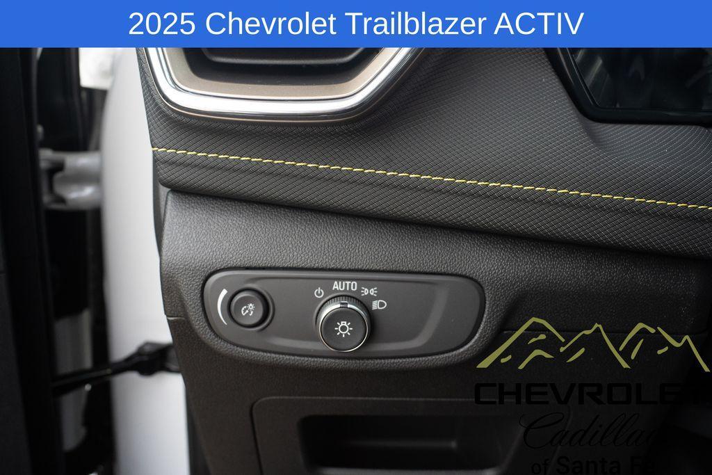 new 2025 Chevrolet TrailBlazer car, priced at $32,475