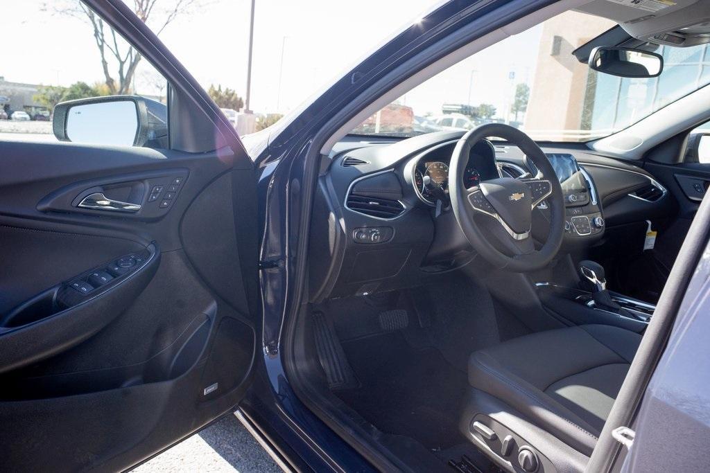 new 2025 Chevrolet Malibu car, priced at $34,440