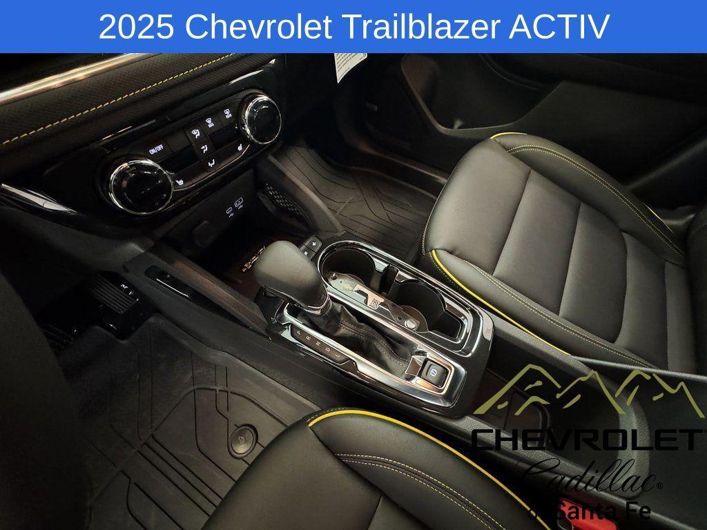 new 2025 Chevrolet TrailBlazer car, priced at $31,830