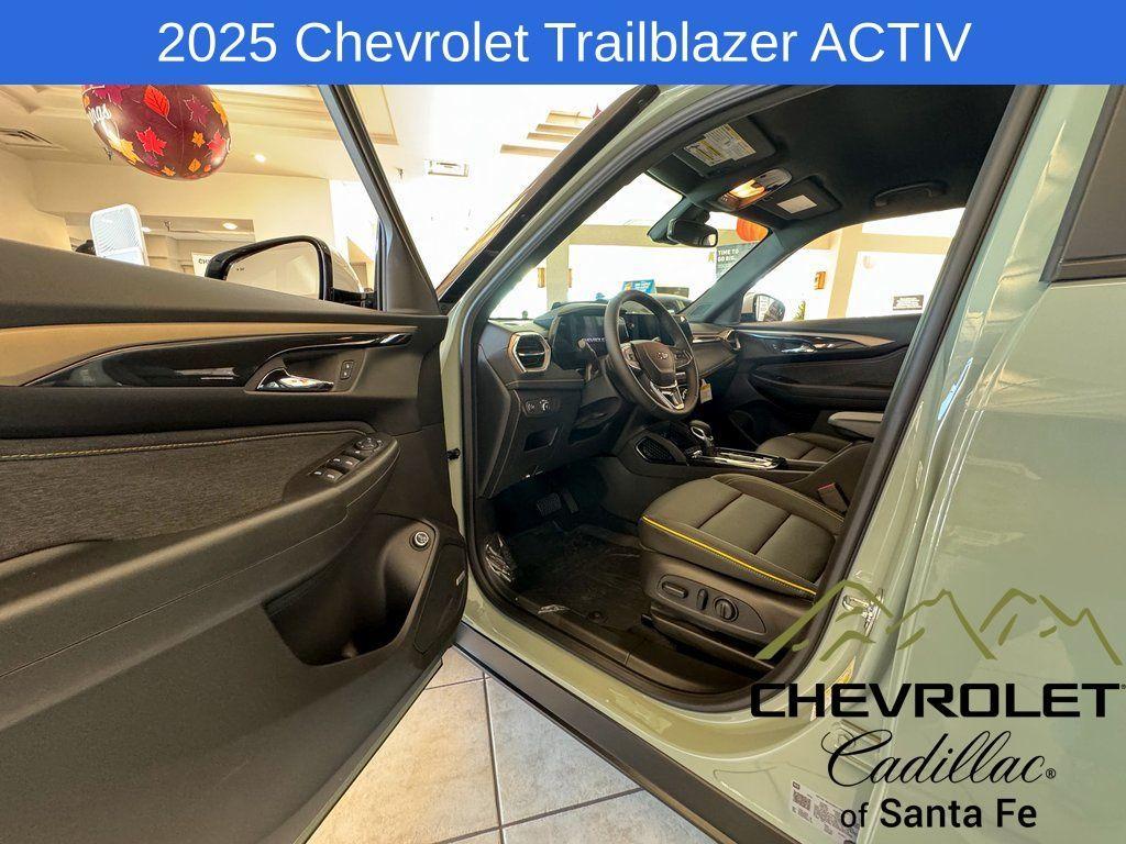 new 2025 Chevrolet TrailBlazer car, priced at $31,830