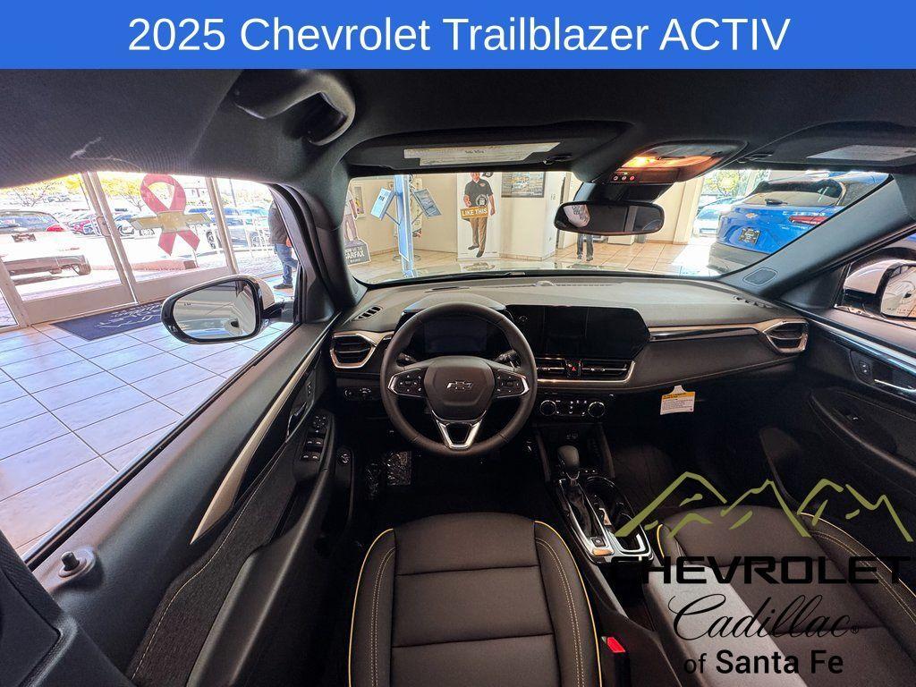 new 2025 Chevrolet TrailBlazer car, priced at $31,830